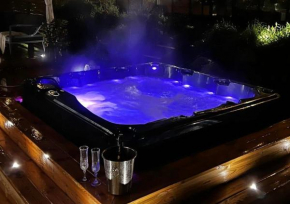 Great house with luxurious outdoor spa, Saltsjöbaden